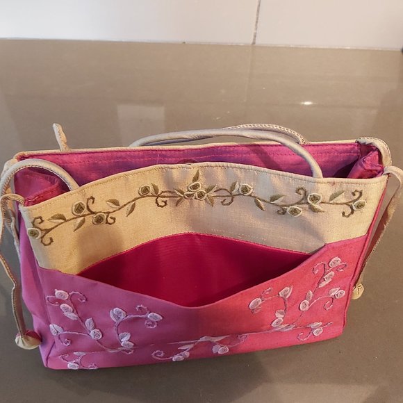 Pure Silk Vietnamese Embroidered purse - Picture 2 of 6
